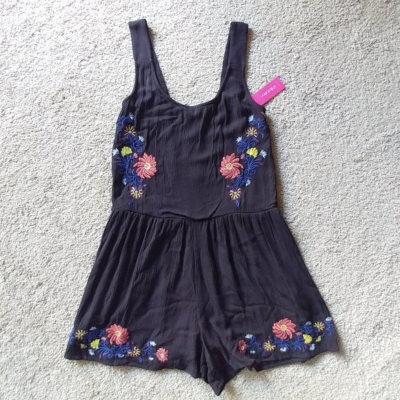 NWT Xhilaration Embroidered Floral Romper - Picture 1 of 6